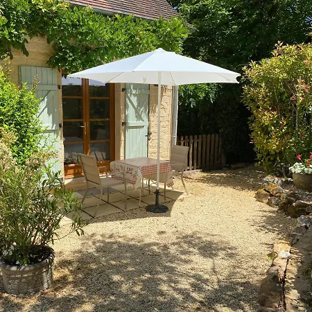 Les Jonquilles לינה וארוחת בוקר