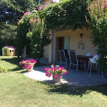 לינה וארוחת בוקר Les Jonquilles