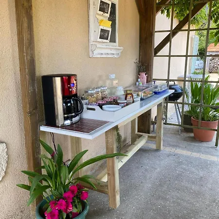 Les Jonquilles Bed & Breakfast Domme