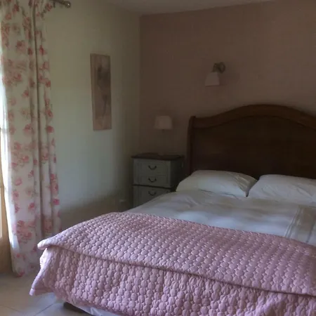 לינה וארוחת בוקר Les Jonquilles