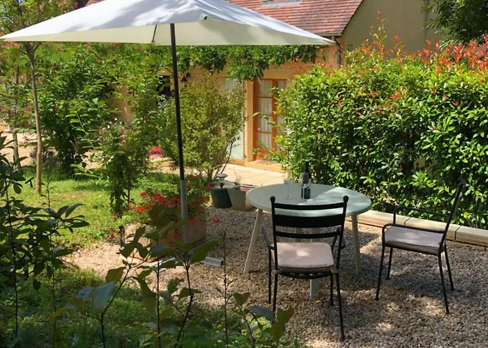 Les Jonquilles Bed & Breakfast Domme